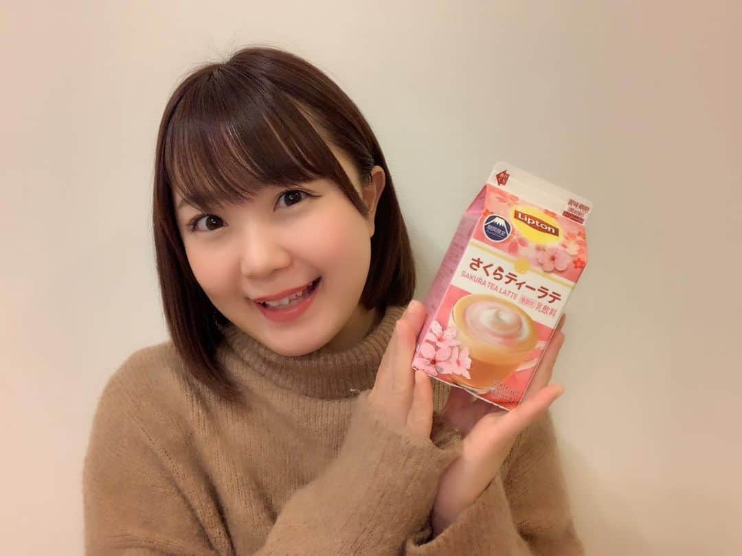 嶋梨夏さんのインスタグラム写真 - (嶋梨夏Instagram)「リプトンのさくらティーラテが美味しすぎて毎日飲んでます🙂💓桜のスイーツが溢れまくっていて嬉しい悲鳴😭✨いっぱい摂取したい！！🌸✨✨✨」3月15日 23時44分 - shimarica_jp