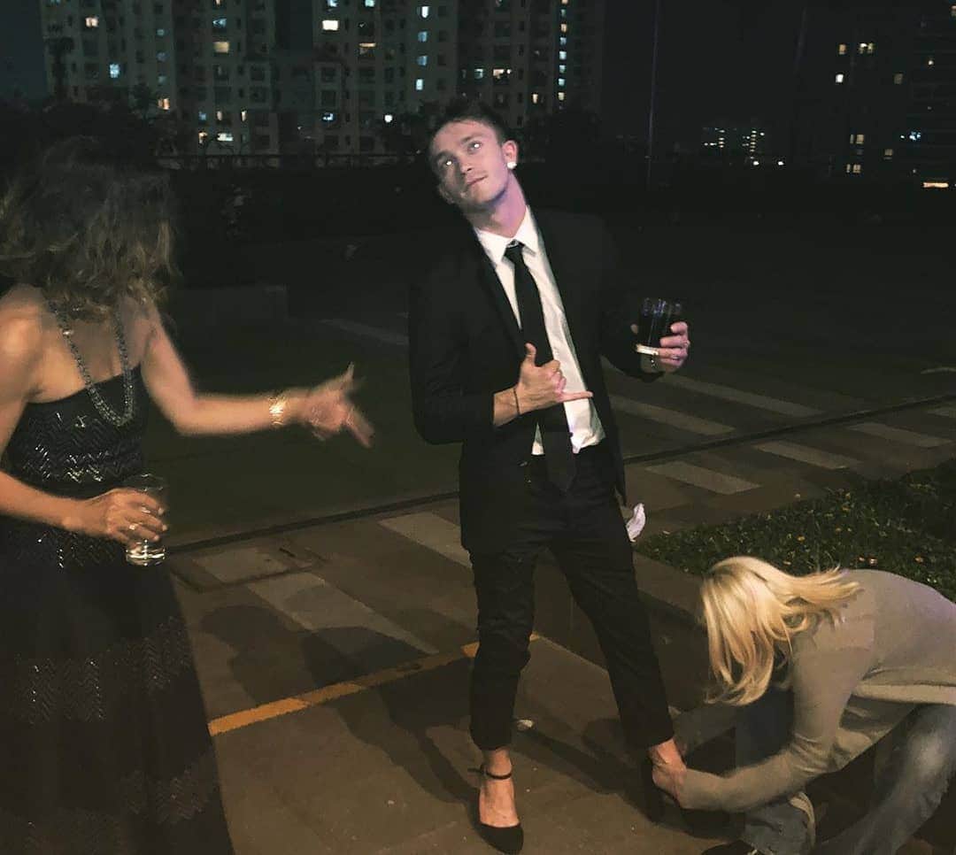 コナー・ボールのインスタグラム：「Happy Birthday @connorball 🤣 we need more content of you and high heels shoes thx」
