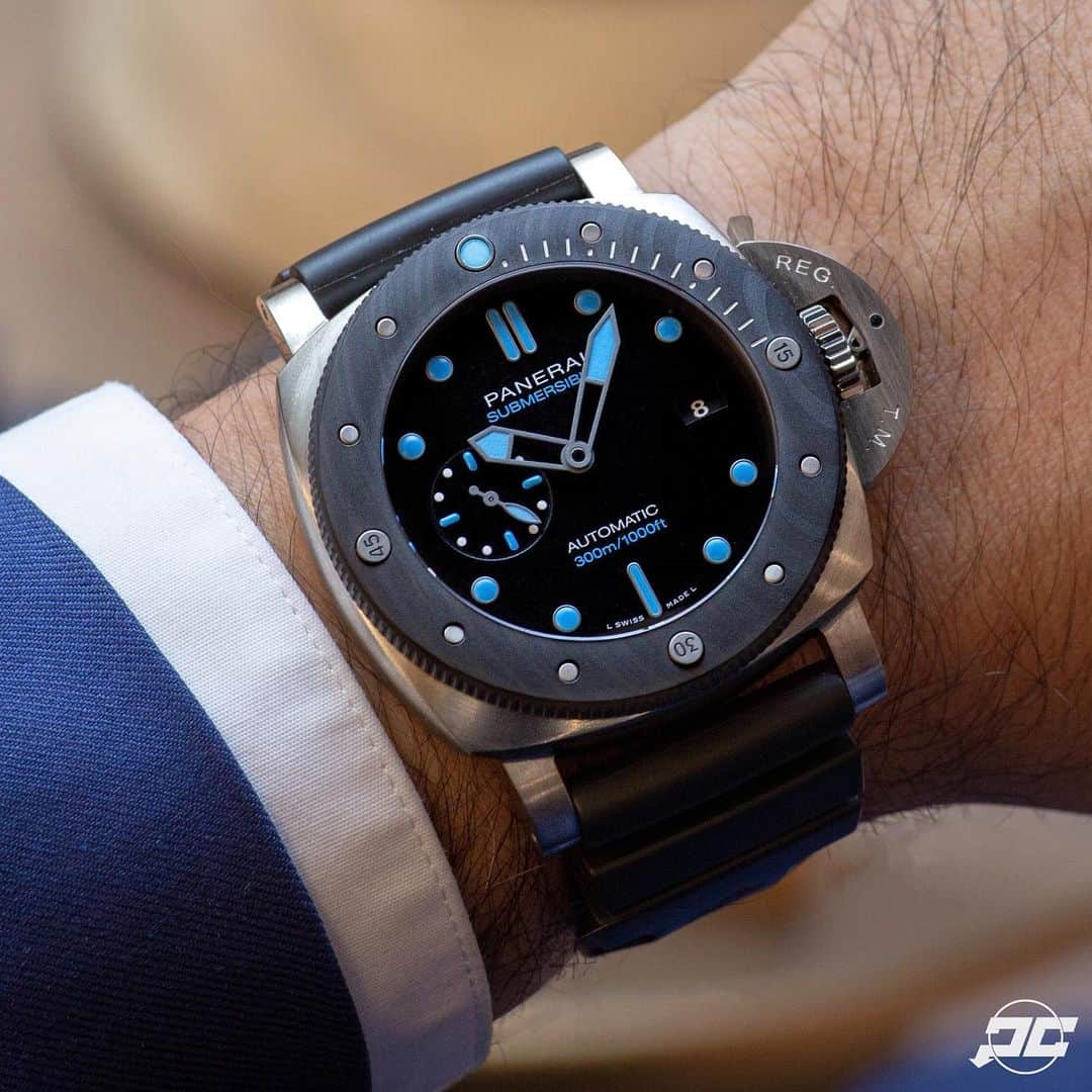 パネライのインスタグラム：「The perfect marriage of two great materials from #Panerai.  The #PAM799 incorporates a BMG Tech case with a Carbotech Bezel and Blue accented dial.  What do you think?  Will it last or do they need a divorce?  I got one love it. #paneraicentral」