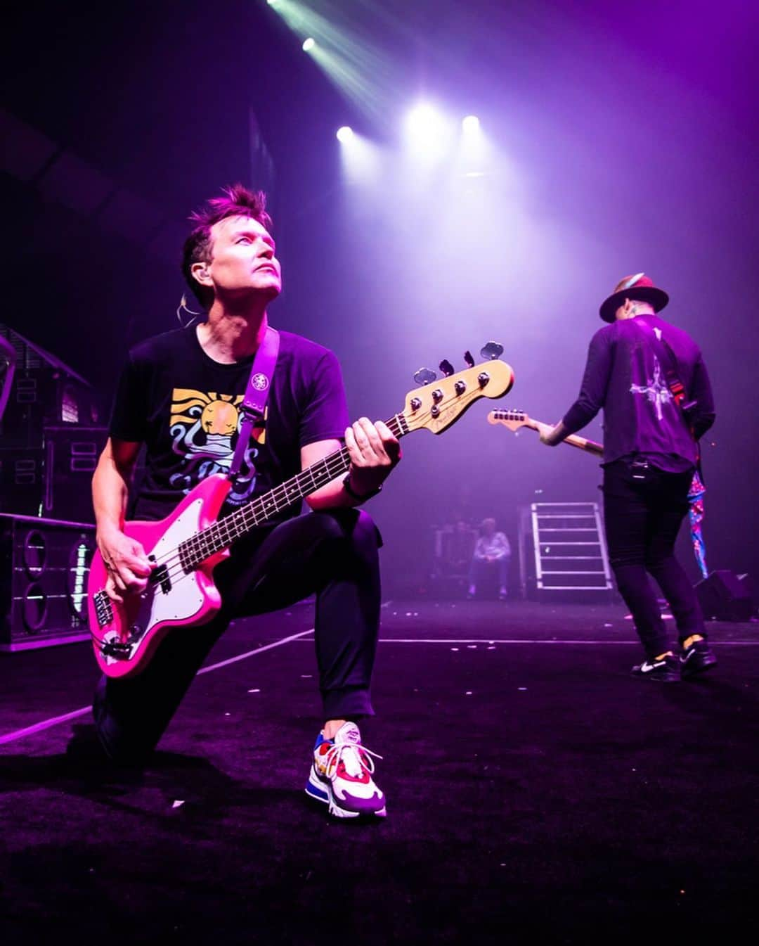 blink-182さんのインスタグラム写真 - (blink-182Instagram)「Everyone wish @markhoppus a happy birthday! 🎂🎸 [📸 @fog.again]」3月16日 0時49分 - blink182