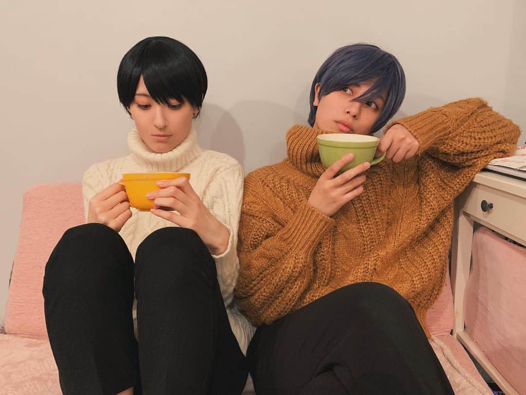 春川芽生のインスタグラム：「これは私が、唐突にtwinsしてもらえた時の写真です。 . 📸【 @aoki_shion 】  #思いつきで一緒してくれた #シンプルに友は神 #シンプルにお揃いて照れ臭い #ただ思いつきすぎて #ウィッグとかちゃん切ろうと思った。笑 #男装」