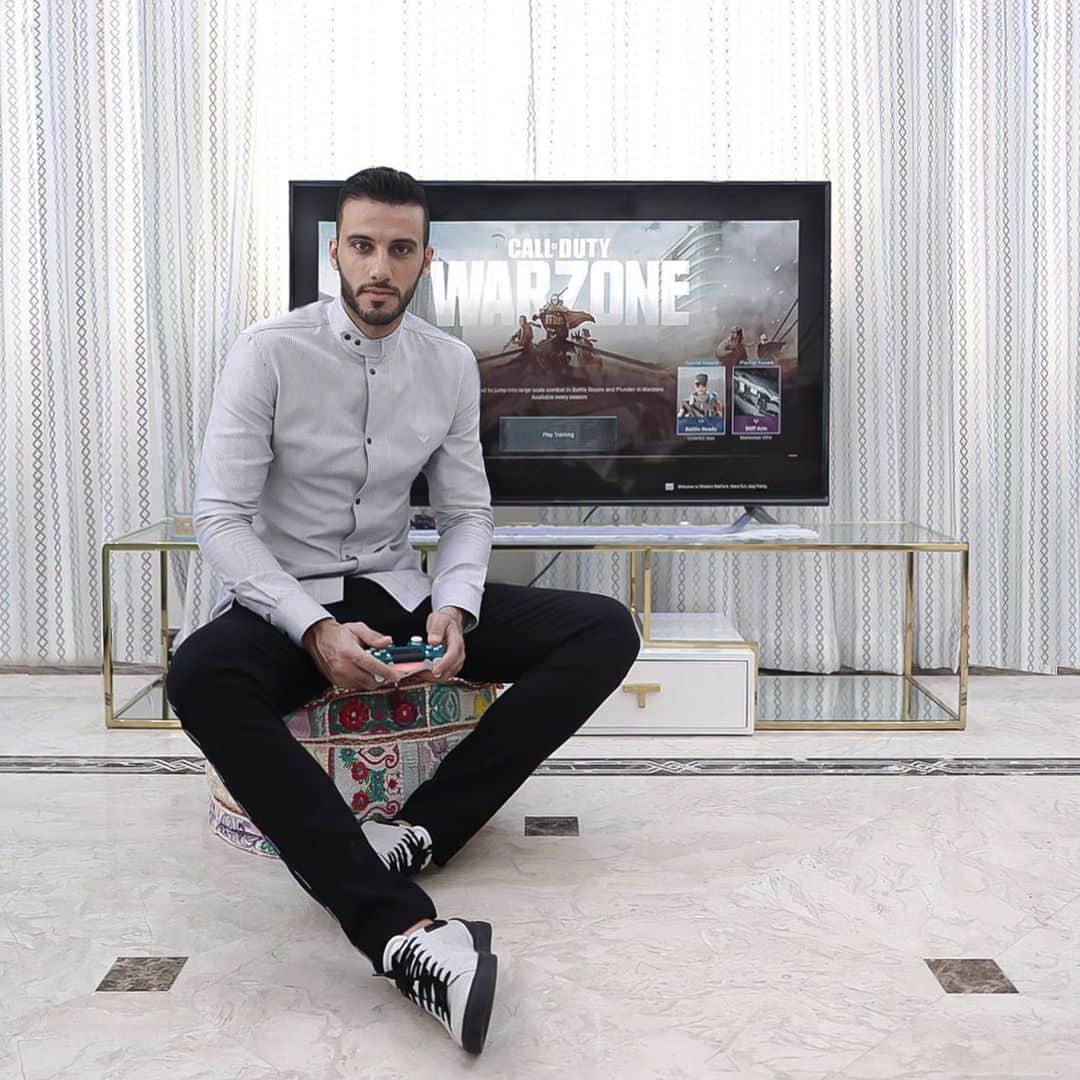 オマル・アッ＝ソーマのインスタグラム：「🙌🏼#warzone تحديث كول اوف ديوتي جا في وقته」