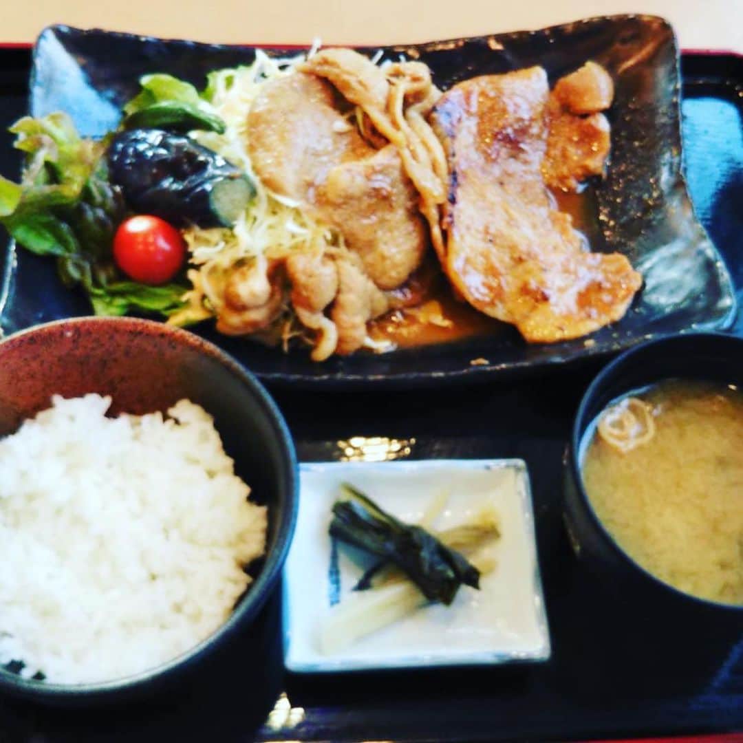 柏崎桃子さんのインスタグラム写真 - (柏崎桃子Instagram)「3/15の記録  今日はスペシャルオリンピックスのお手伝いでした。 たくさん歩いておしゃべりして最後は餌やり。 働いた働いた😊  #ダイエット #diet #スペシャルオリンピックス  #specialolympics  #馬 #horse  #乗馬 #景色 #ご飯 #sss #ストレッチ」3月16日 1時27分 - momoko_kashiwazaki