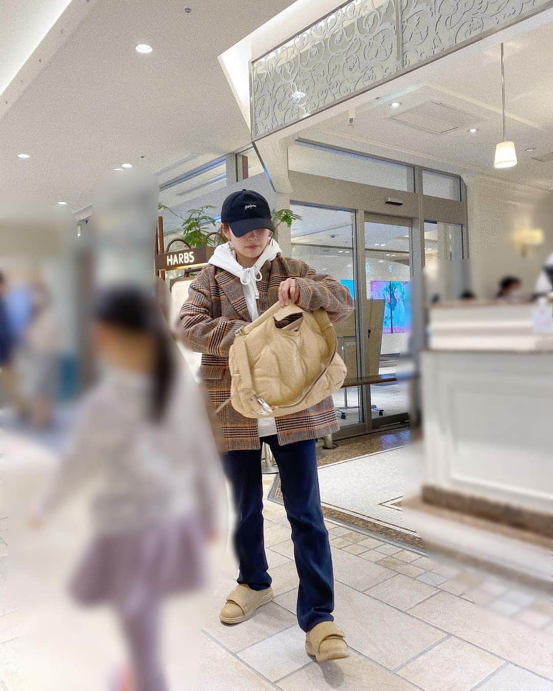 高橋愛さんのインスタグラム写真 - (高橋愛Instagram)「ㅤㅤㅤㅤㅤㅤㅤㅤㅤㅤㅤㅤㅤ ㅤㅤㅤㅤㅤㅤㅤㅤㅤㅤㅤㅤㅤ @ecostore.jp いって @harbs1981 🍓 ㅤㅤㅤㅤㅤㅤㅤㅤㅤㅤㅤㅤㅤ ㅤㅤㅤㅤㅤㅤㅤㅤㅤㅤㅤㅤㅤ 幸せ☺️🙏🏻💗 ㅤㅤㅤㅤㅤㅤㅤㅤㅤㅤㅤㅤㅤ ㅤㅤㅤㅤㅤㅤㅤㅤㅤㅤㅤㅤㅤ #あべカメラ #隠し撮り　#🙃 #今日のたかはし ㅤㅤㅤㅤㅤㅤㅤㅤㅤㅤㅤㅤㅤ  ㅤㅤㅤㅤㅤㅤㅤㅤㅤㅤㅤㅤㅤ」3月16日 1時21分 - i_am_takahashi
