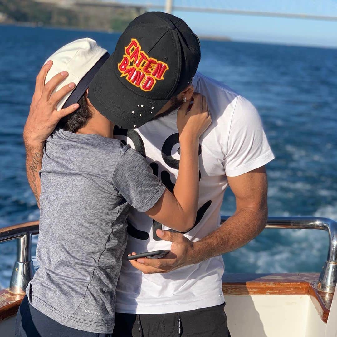 ドグラス・サントスのインスタグラム：「Feliz aniversário meu amor.  #happybirthday #felizcumpleaños #9anos」