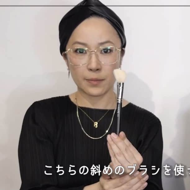 M∙A∙C Cosmetics Japanのインスタグラム：「ㅤ M·A·C公式YouTubeチャンネル公開中🎥 @ MAC Cosmetics JAPAN ㅤ M·A·Cシニアアーティスト池田ハリス留美子が提案する春のトレンドメイク 肌に溶け込むチークハイライトのブラシテクは必見！ 初回のゲストはしゅなたんさんです🌸 ㅤ ▽使用製品 168S ラージ アングル コントアー ブラシ M∙A∙C ミネラライズ ブラッシュ ウォーム ソウル エクストラ ディメンション スキンフィニッシュ オー, ダーリン　 エクストラ ディメンション ブラッシュ ジャスト ア ピンチ エクストラ ディメンション スキンフィニッシュ　ソフト フロスト ㅤ ㅤ ㅤ #MACCosmeticsJapan #MACコスメ #MACCosmetics #メイク #コスメ #メイクアップ #ハイライト #チーク #春メイク #春コスメ #メイク道具 #メイクプロセス #トレンドメイク #cosmetics #makeup #YouTube #しゅなたん #池田ハリス留美子 #池田ハリス留美子におまかせ」