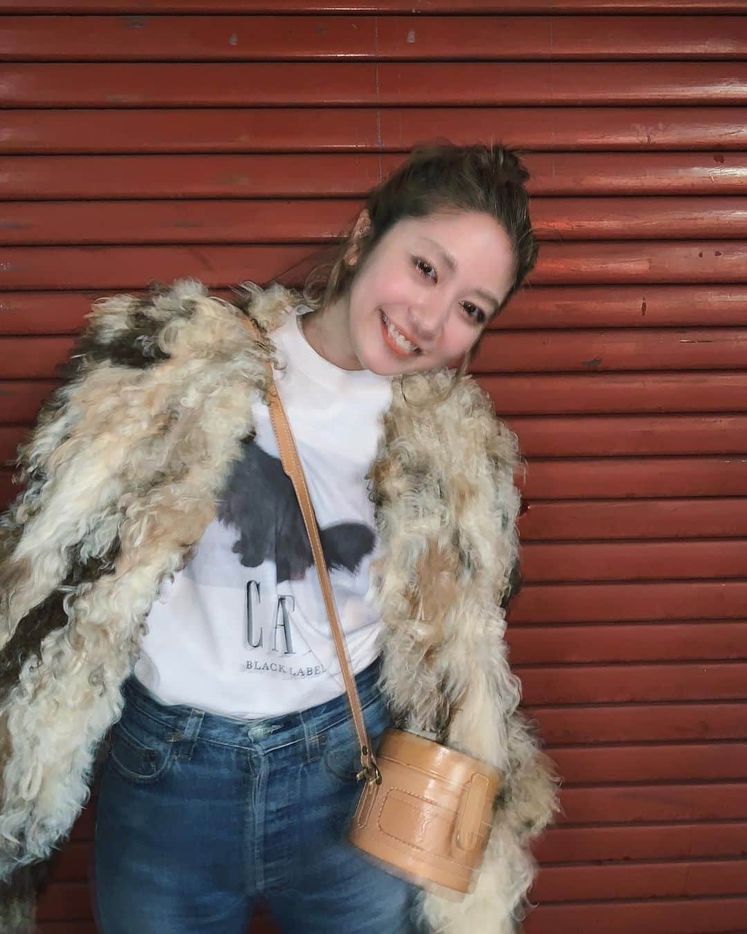 久恒美菜さんのインスタグラム写真 - (久恒美菜Instagram)「#akishika_design のネチコヤンTee🐈 ．  Tシャツ以外は古着です👶🏻」3月16日 12時04分 - _mimico_