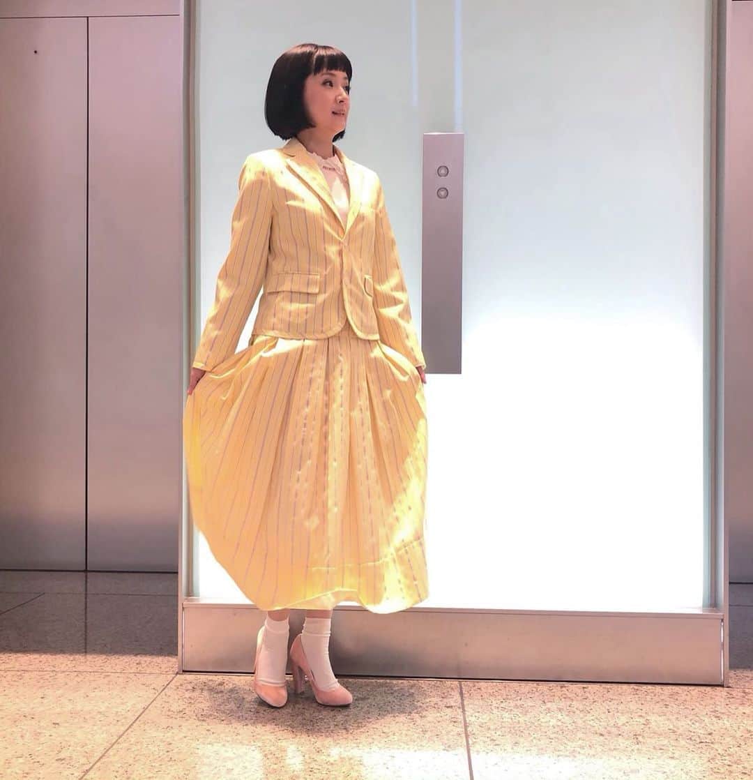 千秋さんのインスタグラム写真 - (千秋Instagram)「久しぶりのネプリーグ。 黄色いスーツです💛  #suits #setup #ネプリーグ #フジテレビ」3月16日 12時10分 - chiaki77777