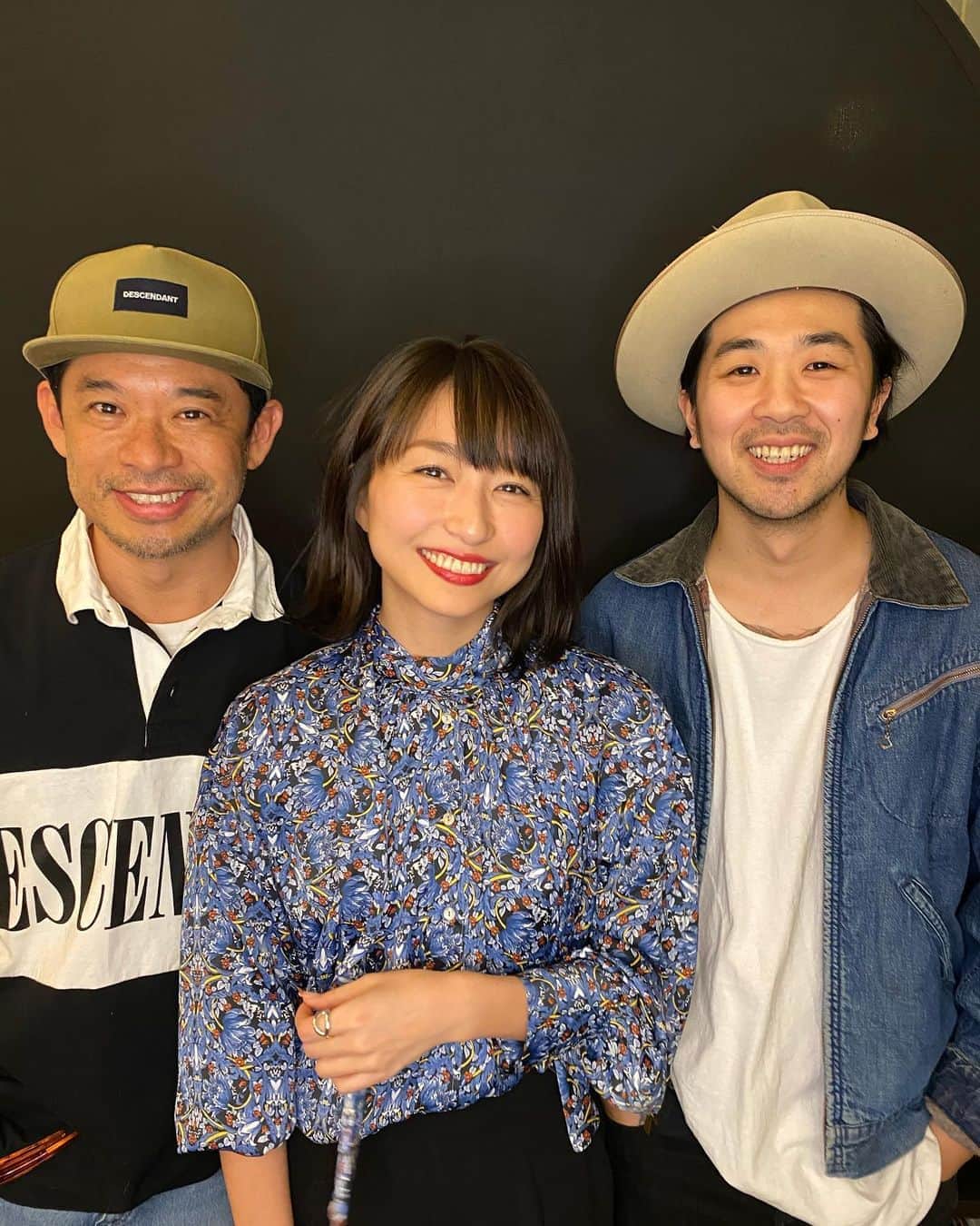 青木大輔のインスタグラム：「@annanagata came TIECHEL‼️ Hair color by @katsu_goto  Cut by Me💪🏽 #hair #cut #color #smile #fun」