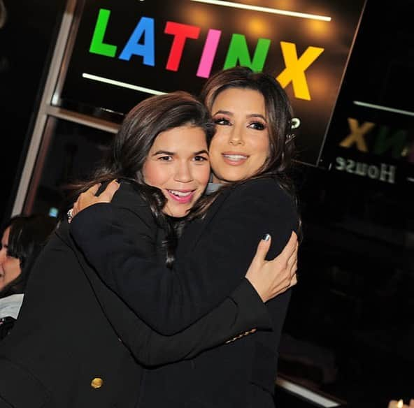 アメリカ・フェレーラさんのインスタグラム写真 - (アメリカ・フェレーラInstagram)「Happy Birthday to this unbeliEVAble woman!! I love you @evalongoria - you have an insanely generous heart, you’re so damn hard working, you’re a fearless visionary in all things, searingly intelligent, and you’re HAWT AF!! Thank you for being your amazing self and setting such an inspiring example for the rest of us. I hope you feel all the love today! Scroll to see how big you make me smile! Love you hermana. So lucky to call you friend. #HappyBirthday #unbeliEVAble」3月16日 13時01分 - americaferrera