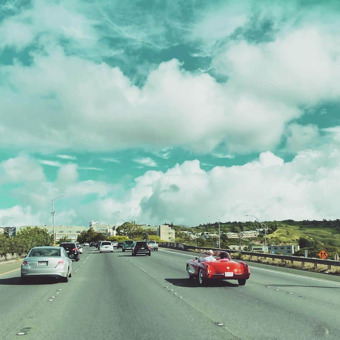 のインスタグラム：「ドライブ日和の日曜日。コロナなんて吹っ飛ばせ💨　#hawaii#sunday」
