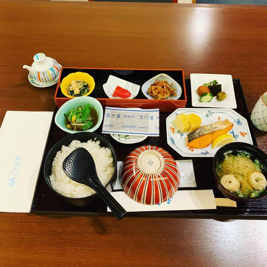 金村義明さんのインスタグラム写真 - (金村義明Instagram)「#朝風呂入って #朝食 #なだ万 #和食ガッツリ #京医院 #にんにくプラセンタ強力ミノファーゲン点滴 #クソコロナ影響 #換気窓開け #寒い寒い #余計風邪引くわ #クソコロナええ加減にせぇ  #歩いて二駅 #ウォーキング #毎日放送ラジオ #月曜日 #上泉雄一のええなぁ  #15時半から生放送」3月16日 13時11分 - yoshiaki_kanemura