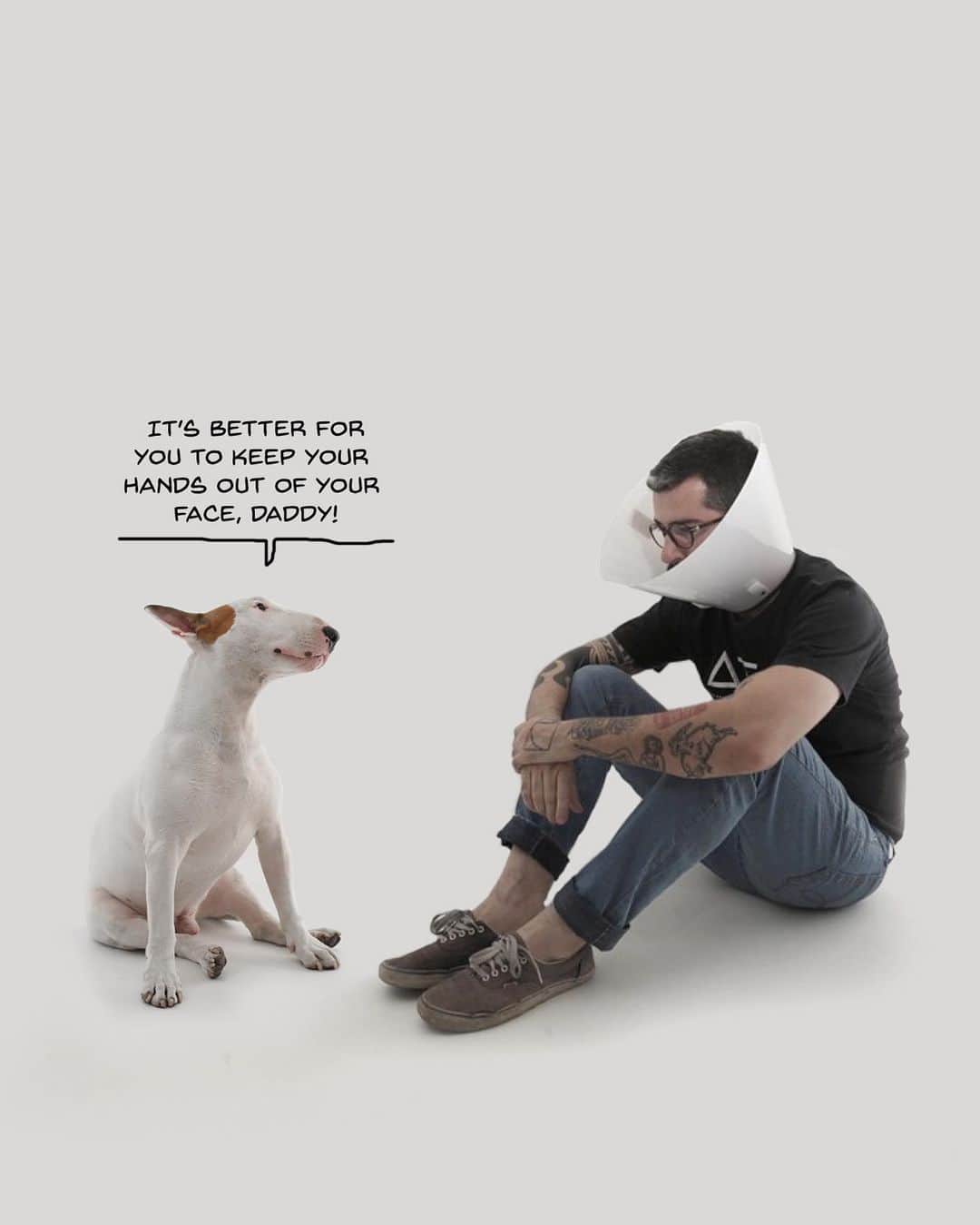 ラファエルのインスタグラム：「“eh pro seu bem mano, ficar com as maos longe do rosto” . . wash your hands and search for true and scientific information . if you have time to like a dog pic you will have time to study about #covid_19 . consider your community, dont be selfish. spread love, not fear 🖤 . . lave as maos e busque por informacoes confiaveis e cientificas. se vc teve tempo de  dar like em foto de cachorro, voce tem tempo pra estudar o #coronavirus . pense coletivamente, nao seja um idiota. espalhe o amor, nao o medo 🖤 . . Creditos: (me enviaram pelo wpp, nao tinha autor.) Credits: (dont know the author)」