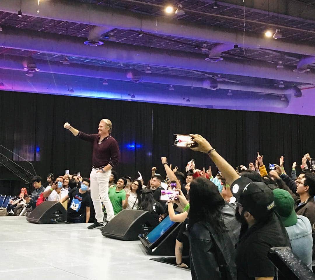ドルフ・ラングレンのインスタグラム：「Two great days at La Mole Comicon in Mexico City. 🙏」