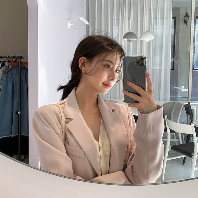 Chuuのインスタグラム：「Good morning!💡✨」