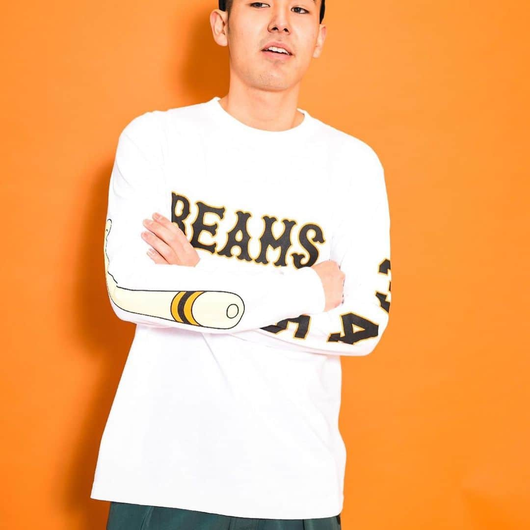 BEAMS MENさんのインスタグラム写真 - (BEAMS MENInstagram)「・・・ GIANTS × BEAMS 3/20 Fri. Release ! at BEAMS JAPAN SHIBUYA  日本球界で最多優勝を誇る「読売ジャイアンツ」とのコラボレーションが実現。“街でも着られる応援グッズ”をテーマにしたコレクションでは、MA-1、フーディ、Tシャツ、キャップを含む計12アイテムをご用意。読売ジャイアンツを象徴する花文字フォントのアレンジに加え、グータッチ、予告ホームラン、四番など、読売ジャイアンツや野球からサンプリングした遊び心満載のプロダクトは、球場をジャイアンツカラーに染め上げ、日常では都会的なファッションアイテムとして活躍してくれます。<読売ジャイアンツ>と<ビームス>のスペシャルバッテリーをお見逃しなく。  また、本企画は3月16日売り雑誌Beginで掲載いただいておりますので是非併せてご覧下さい！  @yomiuri.giants @begin_monogram @beams_official @beams_japan_shibuya #GIANTS #ビームス #ビギン #読売ジャイアンツ #ジャイアンツ #野球 #応援グッズ」3月16日 13時24分 - beams_mens_casual