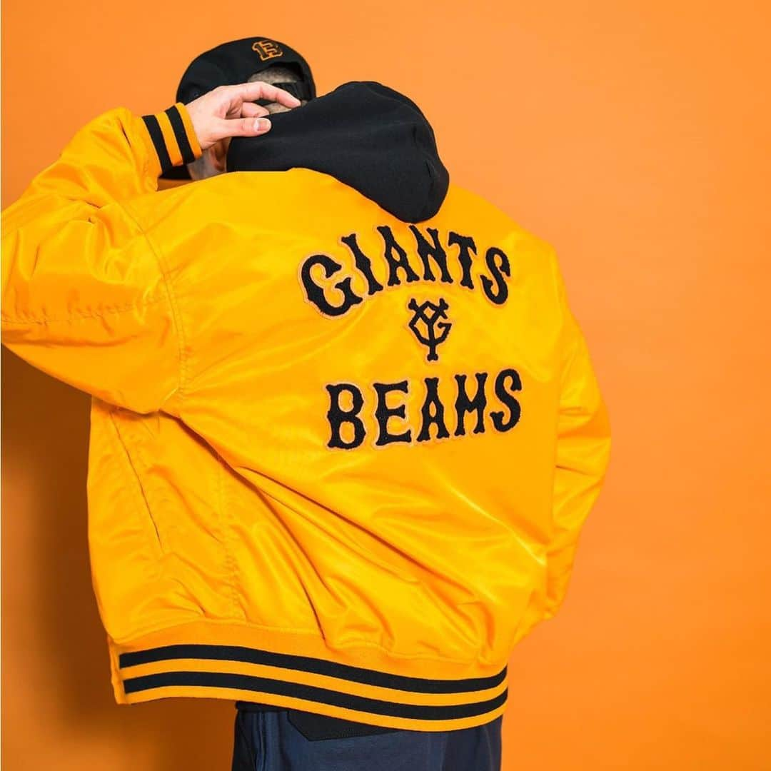 BEAMS MENさんのインスタグラム写真 - (BEAMS MENInstagram)「・・・ GIANTS × BEAMS 3/20 Fri. Release ! at BEAMS JAPAN SHIBUYA  日本球界で最多優勝を誇る「読売ジャイアンツ」とのコラボレーションが実現。“街でも着られる応援グッズ”をテーマにしたコレクションでは、MA-1、フーディ、Tシャツ、キャップを含む計12アイテムをご用意。読売ジャイアンツを象徴する花文字フォントのアレンジに加え、グータッチ、予告ホームラン、四番など、読売ジャイアンツや野球からサンプリングした遊び心満載のプロダクトは、球場をジャイアンツカラーに染め上げ、日常では都会的なファッションアイテムとして活躍してくれます。<読売ジャイアンツ>と<ビームス>のスペシャルバッテリーをお見逃しなく。  また、本企画は3月16日売り雑誌Beginで掲載いただいておりますので是非併せてご覧下さい！  @yomiuri.giants @begin_monogram @beams_official @beams_japan_shibuya #GIANTS #ビームス #ビギン #読売ジャイアンツ #ジャイアンツ #野球 #応援グッズ」3月16日 13時24分 - beams_mens_casual