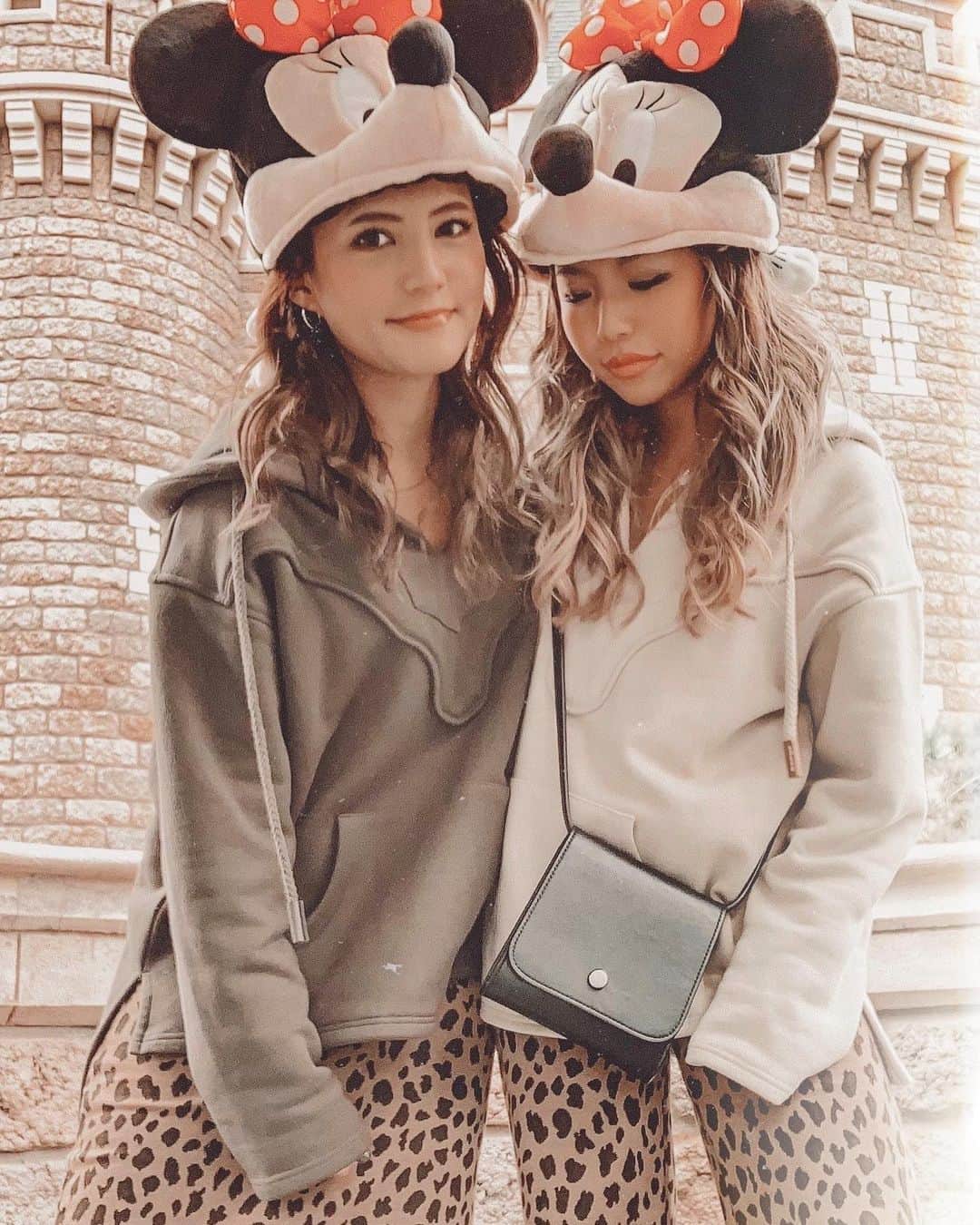 ✷kana✷のインスタグラム：「🎈🎈🎈 . . ほんとだったら今日ディズニーの 予定だったけどざんねんだわ〜 🆕エリアのOPENも楽しみにしてたけど それも遅れるんだろね😞 . でも今日は別の楽しみができた🍭 準備しよ〜 . . #disneylandtokyo」