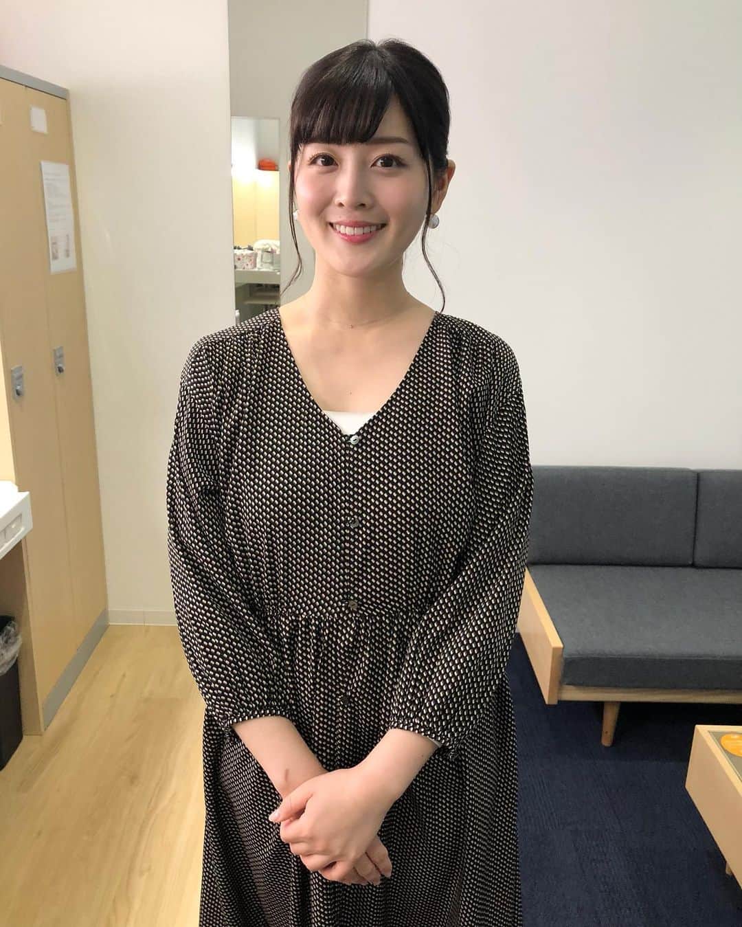 中村秀香のインスタグラム：「今朝は #すまたん お天気担当でした☀️ .  まるトクのコーナーで紹介されていた、パプリカのマリネ、絶対作ろう☺️✨ .  明日もお天気担当です！ よろしくお願いします🌟」