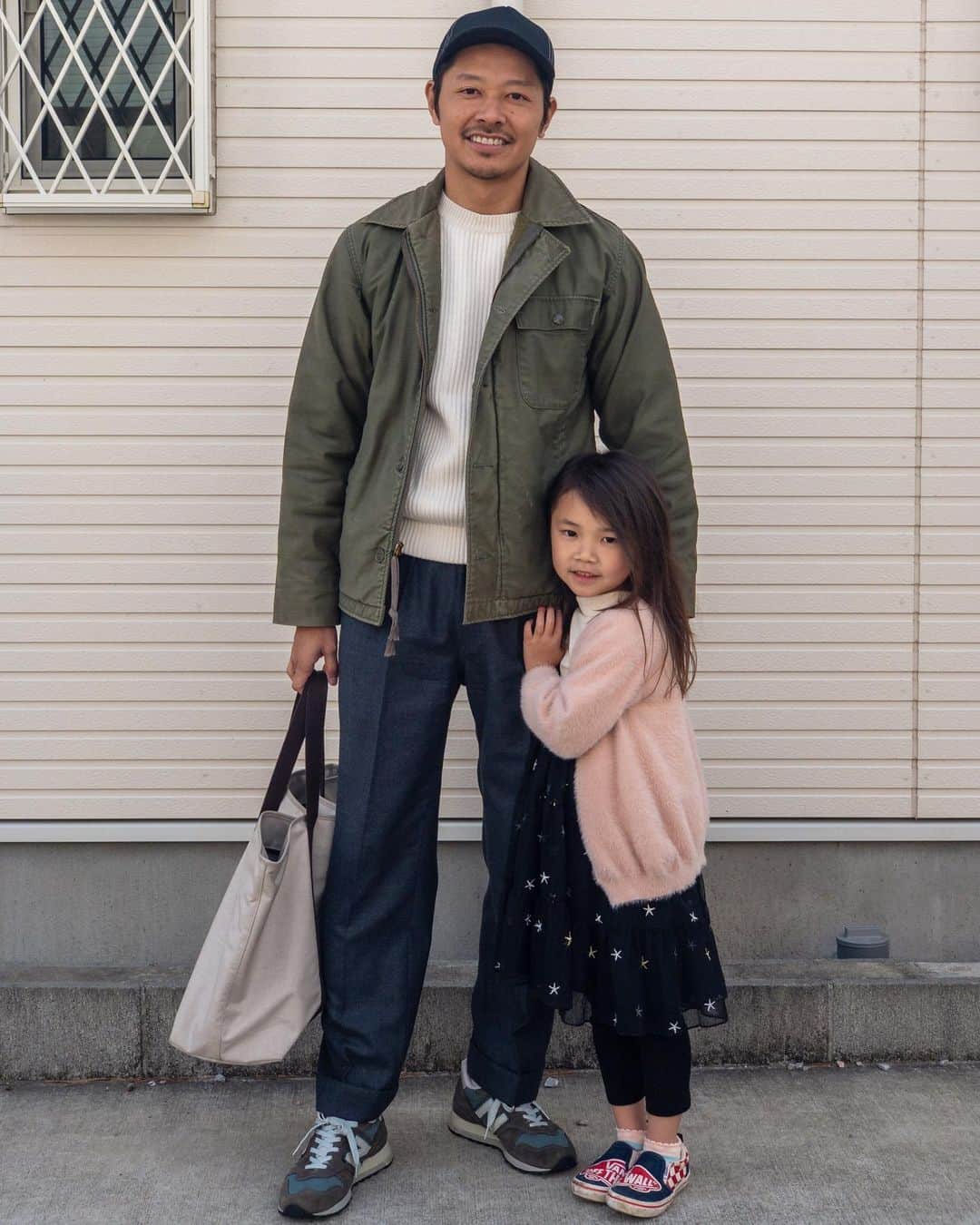 高田朋佳のインスタグラム：「“with my girl🧚🏻‍♀️...” ———————————————————————— #backtojapan #lambertolosani #kennethfield #hervechapelier #newbalance1300 #newcolonialstyle #jetset #singapore #luxuryresort #colonyclothing #singaporelife #singaporestyle  #lifestyle #fashion #mensfashion」