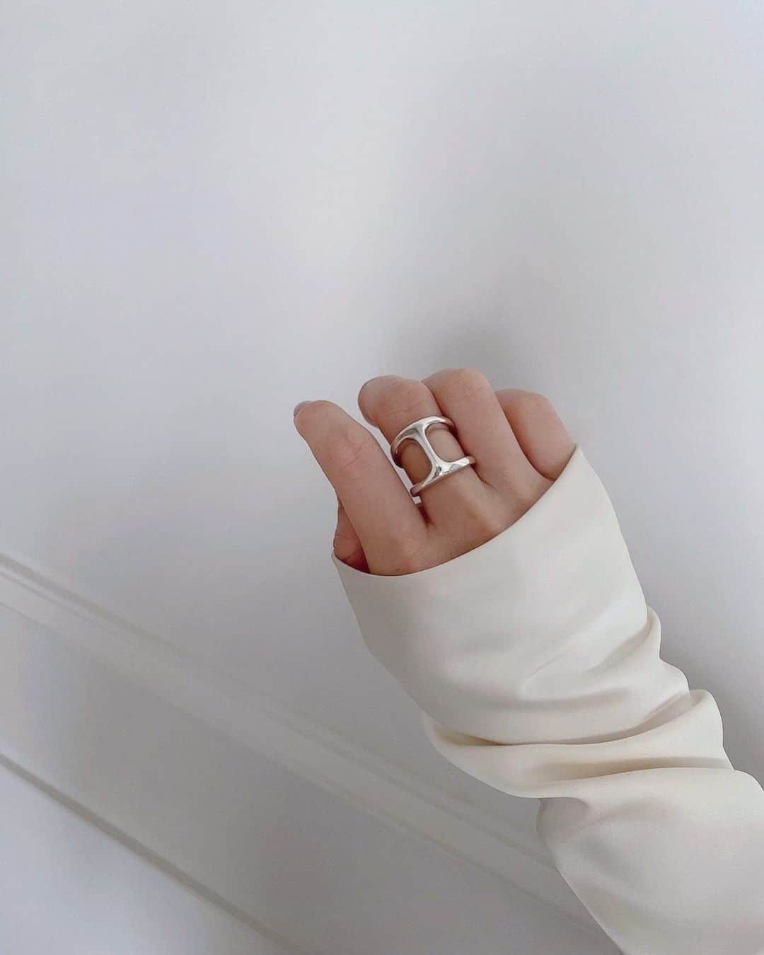 丸林広奈さんのインスタグラム写真 - (丸林広奈Instagram)「White day🤍 イニシャルのH🤍ありがとう🤍 #whiteday #hoosenbuhs #ring」3月16日 10時51分 - hironamarubayashi