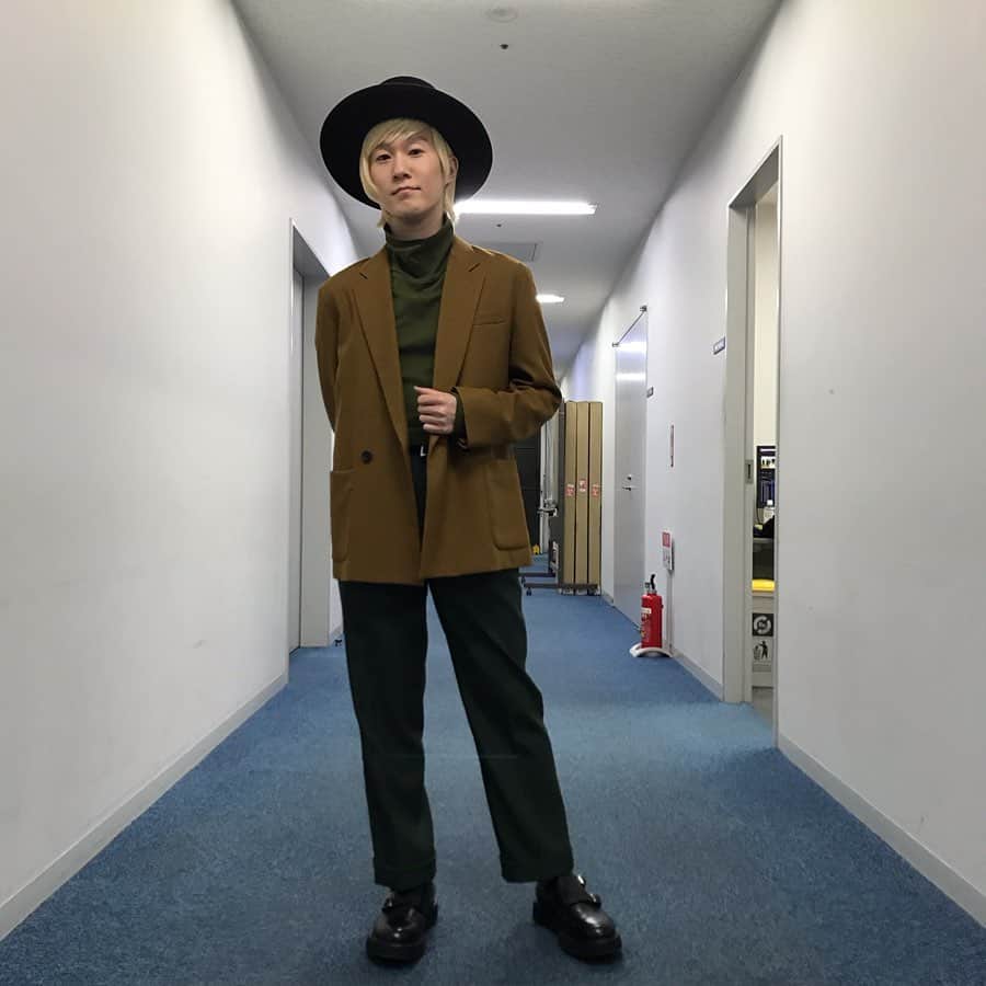 山田義孝さんのインスタグラム写真 - (山田義孝Instagram)「🍂🐿🧳 MR.OLIVE先生が大人にしてくれました。」3月16日 22時42分 - yamadayositaka
