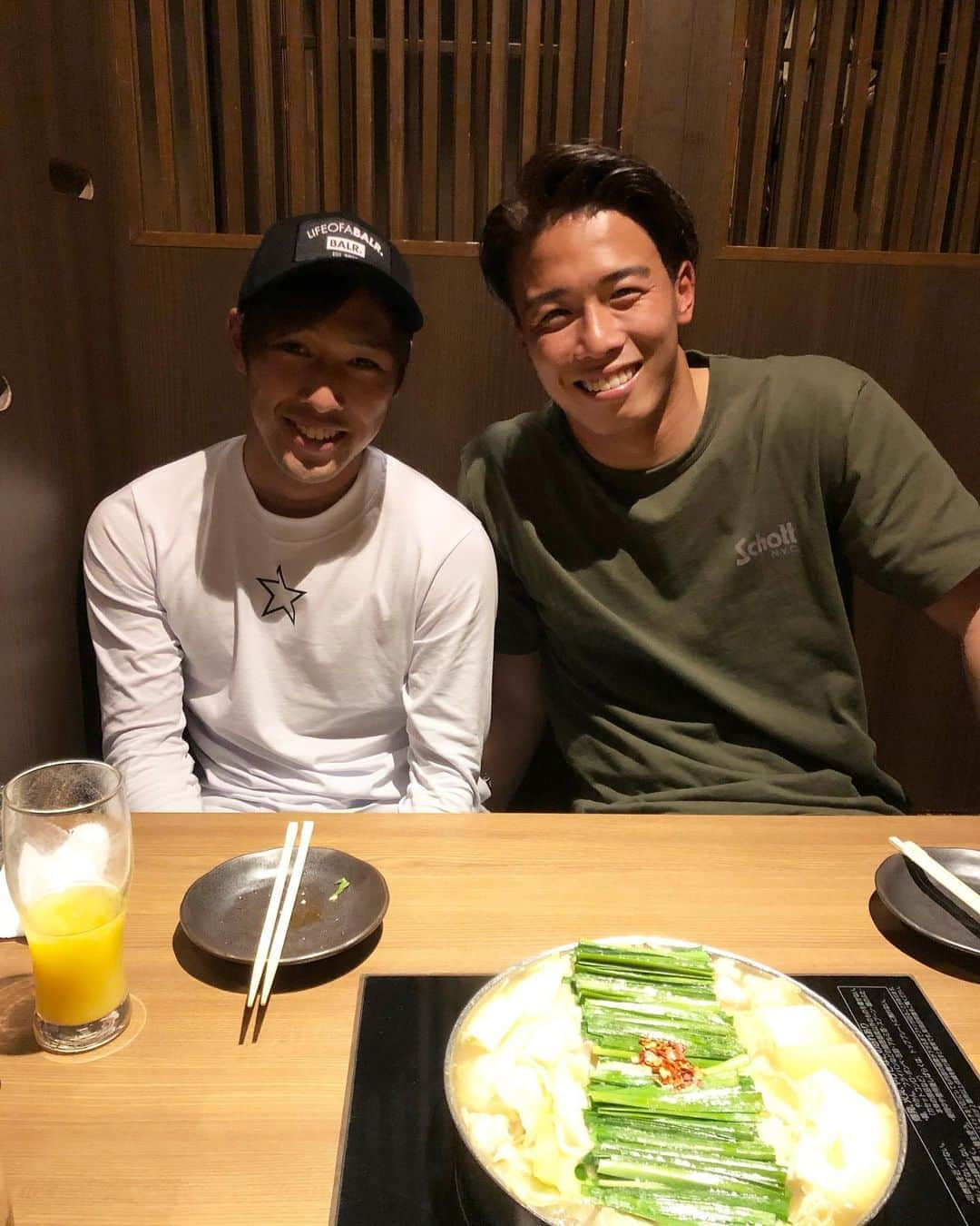 山ノ井拓己さんのインスタグラム写真 - (山ノ井拓己Instagram)「OFFにだいやとスポンサー様のもつ鍋おおやま本店に行ってきました😎 とりあえずだいや日焼けし過ぎなw #もつ鍋  #福岡  #おおやま さん #アビスパ福岡  #遠野大弥  #山ノ井拓己」3月16日 21時08分 - takumi_yamanoi