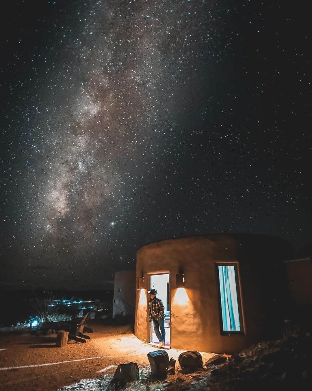 Visit The USAさんのインスタグラム写真 - (Visit The USAInstagram)「"Somewhere, something incredible is waiting to be known." When you want to go stargazing, head out to Terlingua, Texas ✨ Located near Big Bend National Park in southwest Texas, Terlingua is said to be Texas’ most visited ghost town. #TravelTip: Help to keep the area low in light pollution to make it one of the best spots to see the Milky Way. 📸: @benyantovisuals  #VisitTheUSA」3月16日 22時00分 - visittheusa