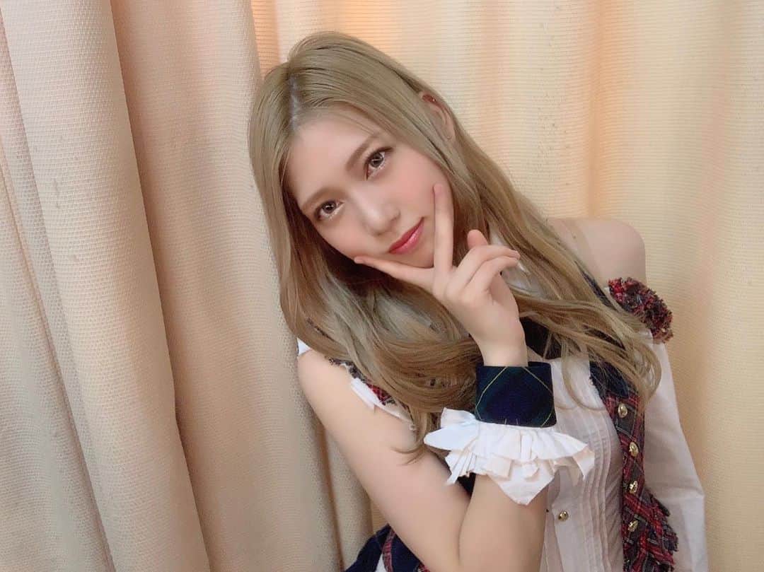 茂木忍のインスタグラム：「チームK RESET公演💚 . . #思ったんだけど  #インスタ用の写真撮る時  #茂木って右に傾きがち  #最近の投稿ほぼ傾いてる  #わら」