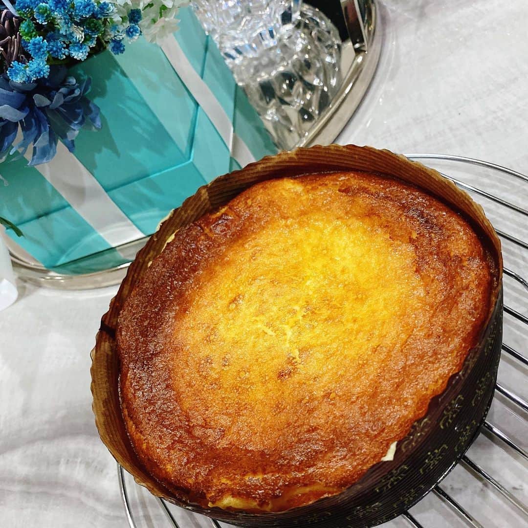 渡辺美奈代さんのインスタグラム写真 - (渡辺美奈代Instagram)「ベイクドチーズケーキ 焼きました！  #混ぜるだけ #簡単に作れました！」3月16日 22時05分 - watanabe_minayo