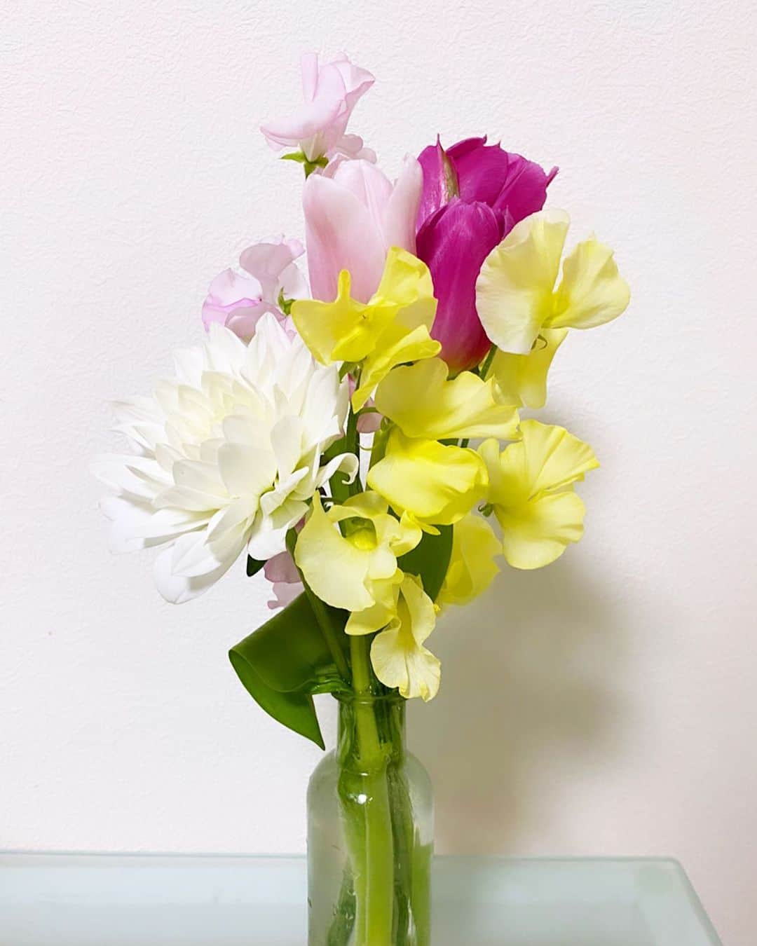 大槻瞳さんのインスタグラム写真 - (大槻瞳Instagram)「お花屋さんにチューリップが増えてきて嬉しい今日この頃。 .  #flowers#love#spring#🌷」3月16日 22時14分 - hitomi_otsuki_55