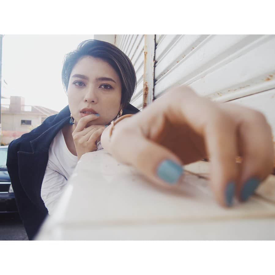 金城優華のインスタグラム：「たまにはこんな顔も出来るんだよ。笑﻿ ﻿ ﻿ ﻿ ﻿ ﻿ ﻿ #金城優華﻿ #写真﻿ #沖縄﻿ #instalike  #筋トレ女子  #ショートヘア  #名護を感じる」