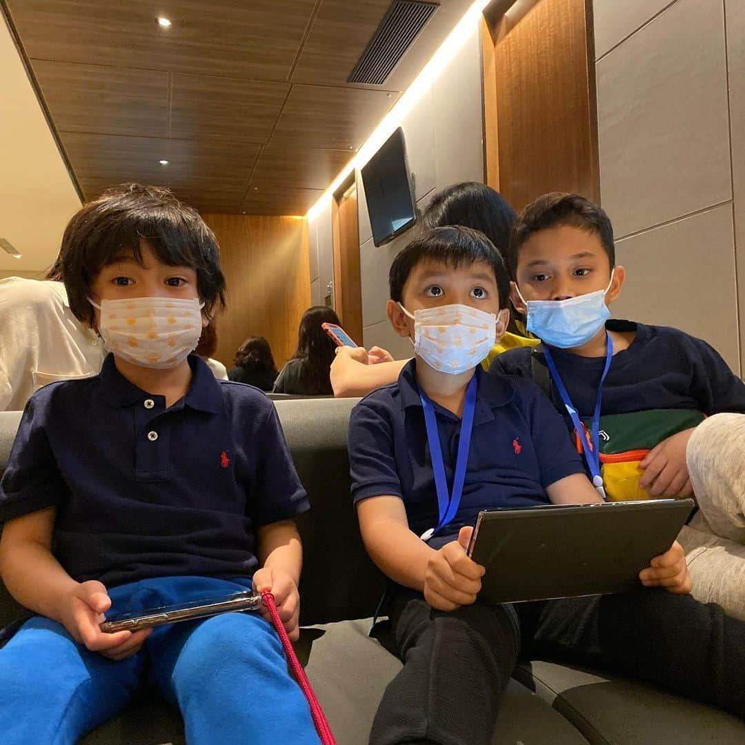 Raffi Ahmadさんのインスタグラム写真 - (Raffi AhmadInstagram)「Jagoan Cilik yang sedang Menunggu antrian sunat 🤣🤪👍」3月16日 13時37分 - raffinagita1717