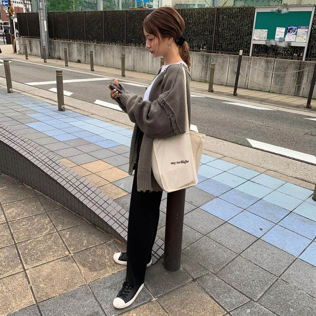 小田川エリカさんのインスタグラム写真 - (小田川エリカInstagram)「・ 楽ちんな私服👶🏻 (@grl_official)のパンツプチプラだし 細見えするからおすすめだよ！ #me#code#grl#私服#プチプラ＃グレイル#エリカの私服」3月16日 14時22分 - 0904.erika