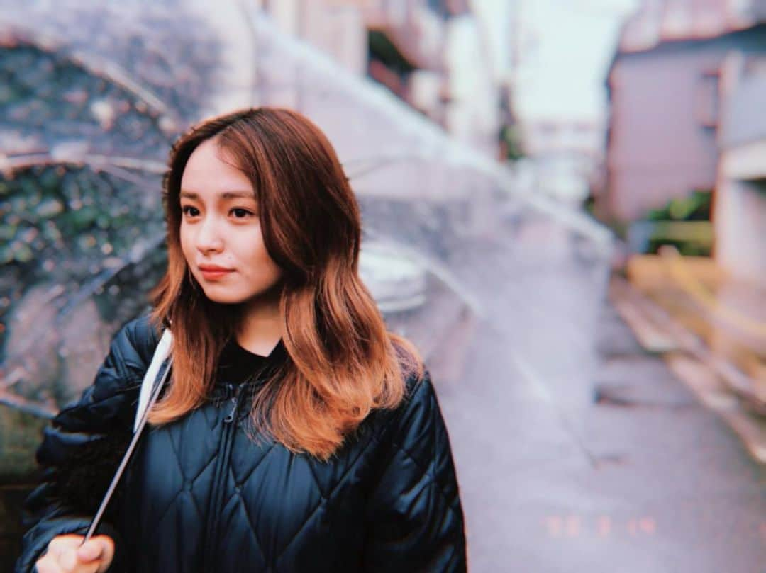 脇田もなりのインスタグラム：「この前の雨の日☂️☔️ #雨 #雨の日 #☔ #写真 #wakitamonari #singer #jpop #citypop #비」