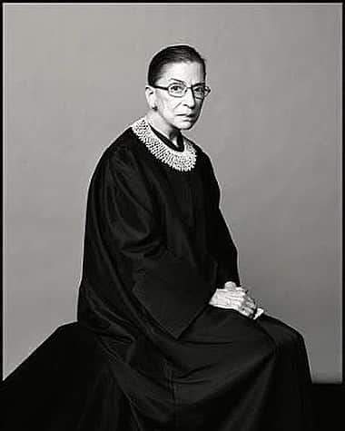 ソフィア・ブッシュさんのインスタグラム写真 - (ソフィア・ブッシュInstagram)「Happy Birthday Ruth Bader Ginsburg! You are a guiding light in trying times! ✨🏆⚖️ #HBD #RBG #NotoriusRBG」3月16日 15時49分 - sophiabush