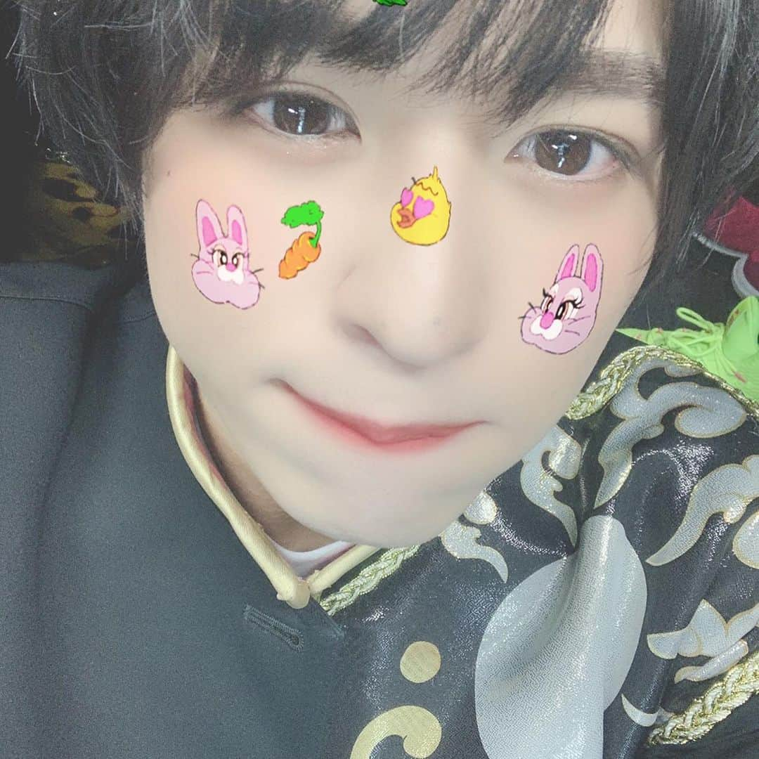 祭nine.さんのインスタグラム写真 - (祭nine.Instagram)「ﾋﾄｺﾏ。 . 昨日のLINE LIVEめちゃくちゃ楽しかったなとまだ余韻に浸っております😌💓 アーカイブも残っているので観てね◎ . この後も頑張ってくる🥺💪 . . #祭nine. #浦上拓也 #うらぽん #😈🧸 #愛モーレ逢モーレのインストが好き💃💘 #掛け声は残ってるからインストでも浦上の声があります^ ^  #🐰🥕🐥💗🌷」3月16日 16時43分 - matsuri_nine.official