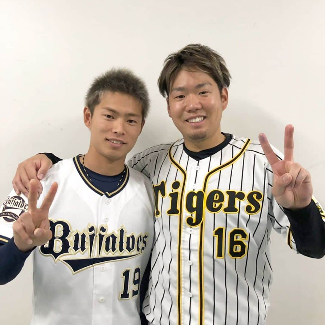 阪神タイガースさんのインスタグラム写真 - (阪神タイガースInstagram)「西選手が「日本財団子どもサポートプロジェクト」の活動に賛同し、今年も寄付いたします。そして今年はオリックス・山岡選手も賛同し一緒に取り組みます！  西選手「自分にできることは小さな事かもしれませんが、しっかり本業の野球で結果を残し、こういった取り組みを発信していくとともに、チャリティイベントも継続していきながら、長いスパンで寄付を続けていけるようにしたいです。」 #西勇輝 選手　#阪神タイガース #山岡泰輔 選手　#オリックスバファローズ  #日本財団子どもサポートプロジェクト  #寄付　#社会貢献活動」3月16日 17時02分 - hanshintigers_official