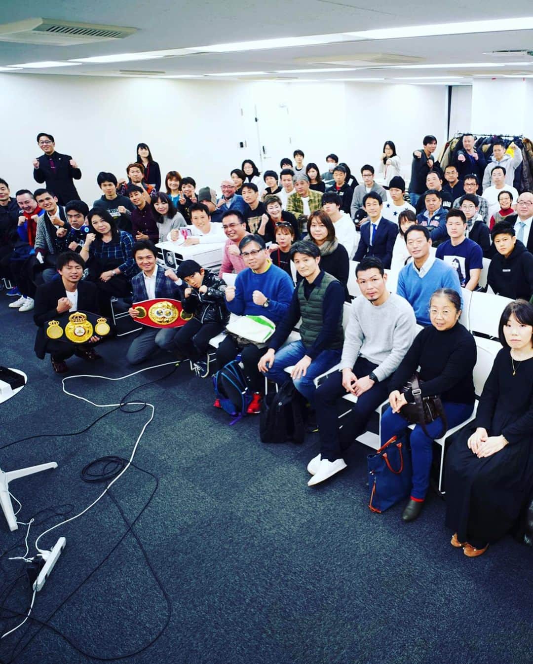 木村悠さんのインスタグラム写真 - (木村悠Instagram)「ボクシングNO1サイトの【ボクモバ】にオンラインジムのコラムを載せて頂きました！  ありがとうございます^_^ 【ボクモバニュース】木村悠のオンラインジム  https://boxmob.jp/sp/news/index.html?nid=25248&n=1  入会については、トップページのURLからご参加できます！  質問はDMください！  #ボクシング #boxing #トレーニング  #ボクサー  #世界チャンピオン #champion  #チャンピオン #木村悠 #二刀流 #boxer  #オンラインジム #ボクモバ #ボクシングモバイル」3月16日 17時08分 - kimura.yu