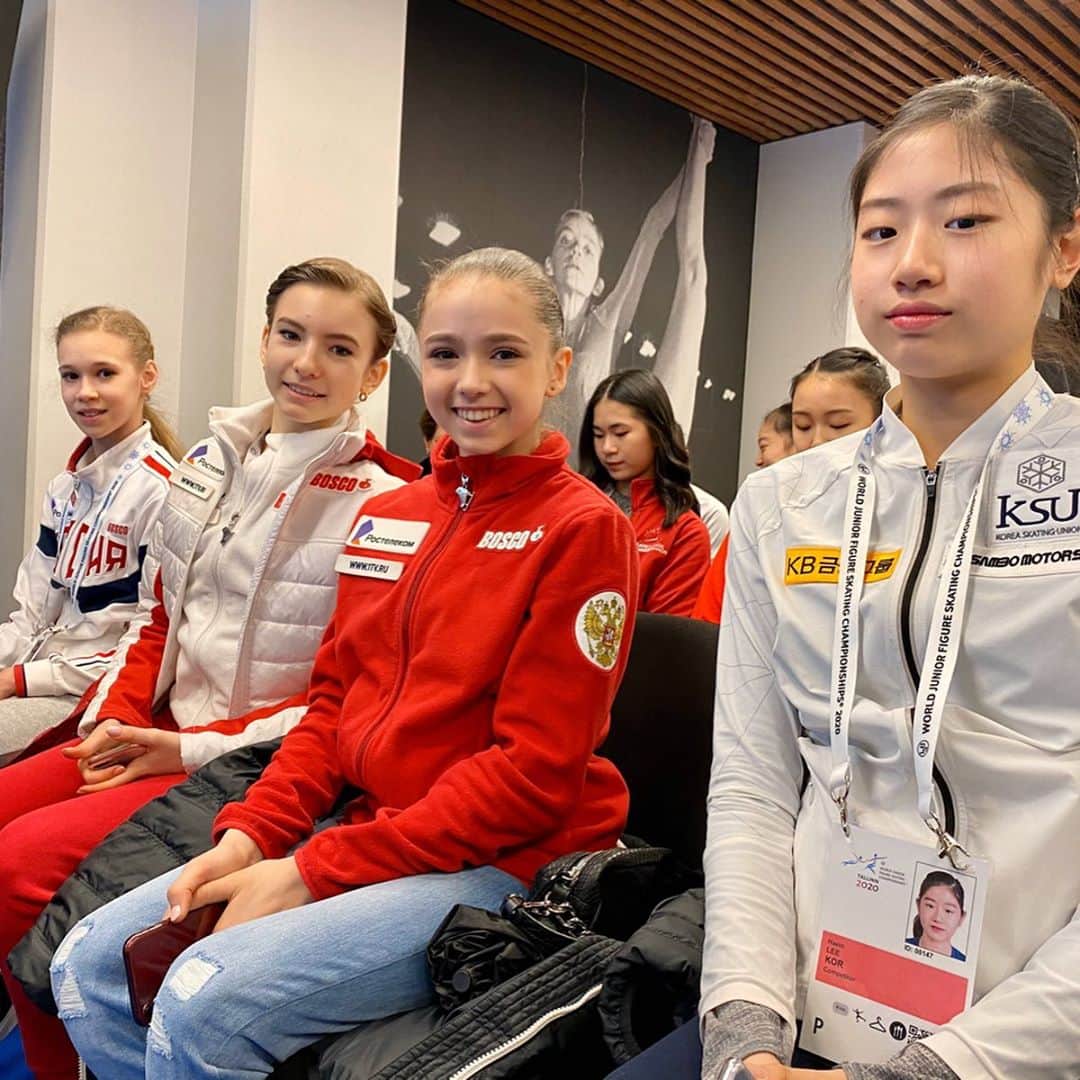 フジテレビスケートさんのインスタグラム写真 - (フジテレビスケートInstagram)「❄️フィギュアスケート❄️ 2020.03.02-08 世界ジュニア選手権 @エストニア•タリン🇪🇪 🏰No.2🏰  #figureskate #フィギュアスケート #WorldJFigure #世界ジュニア #女子 #河辺愛菜 #川畑和愛 #KamilaVALIEVA #DariaUSACHEVA #AlysaLIU #MaiiaKHROMYKH #HaeinLEE #SeoyeongWI #StarrANDREWS」3月16日 17時26分 - online_on_ice