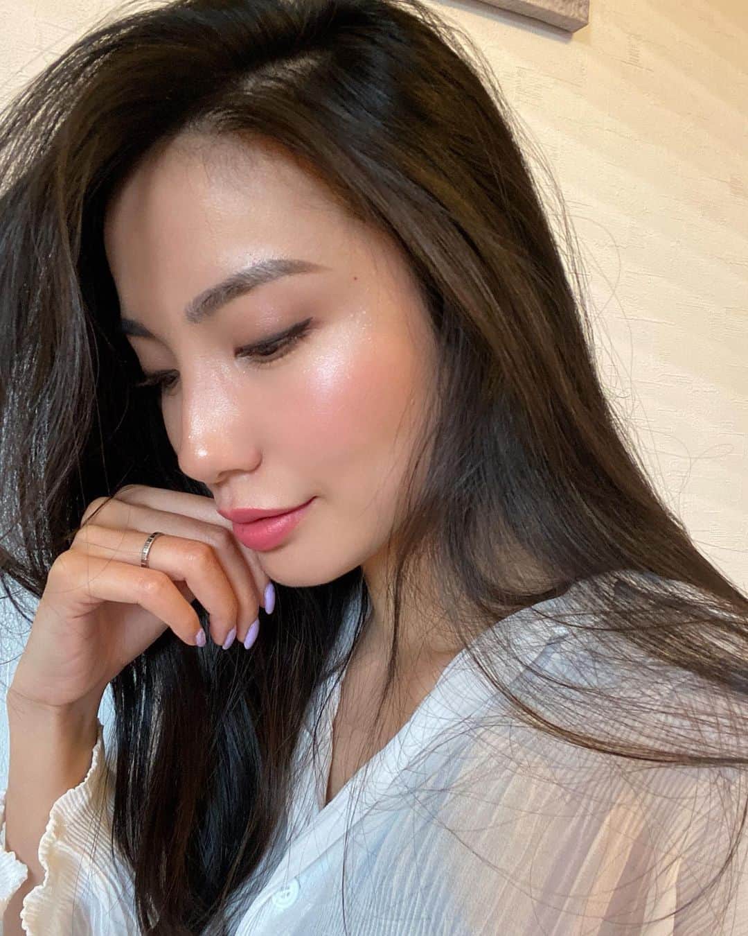 吉田愛璃のインスタグラム：「. . pink×purple♡  #pink #purple #makeup #eyeshadow #eyemakeup #cheek #rip #springmakeup  #lunasol #maccosmetics」