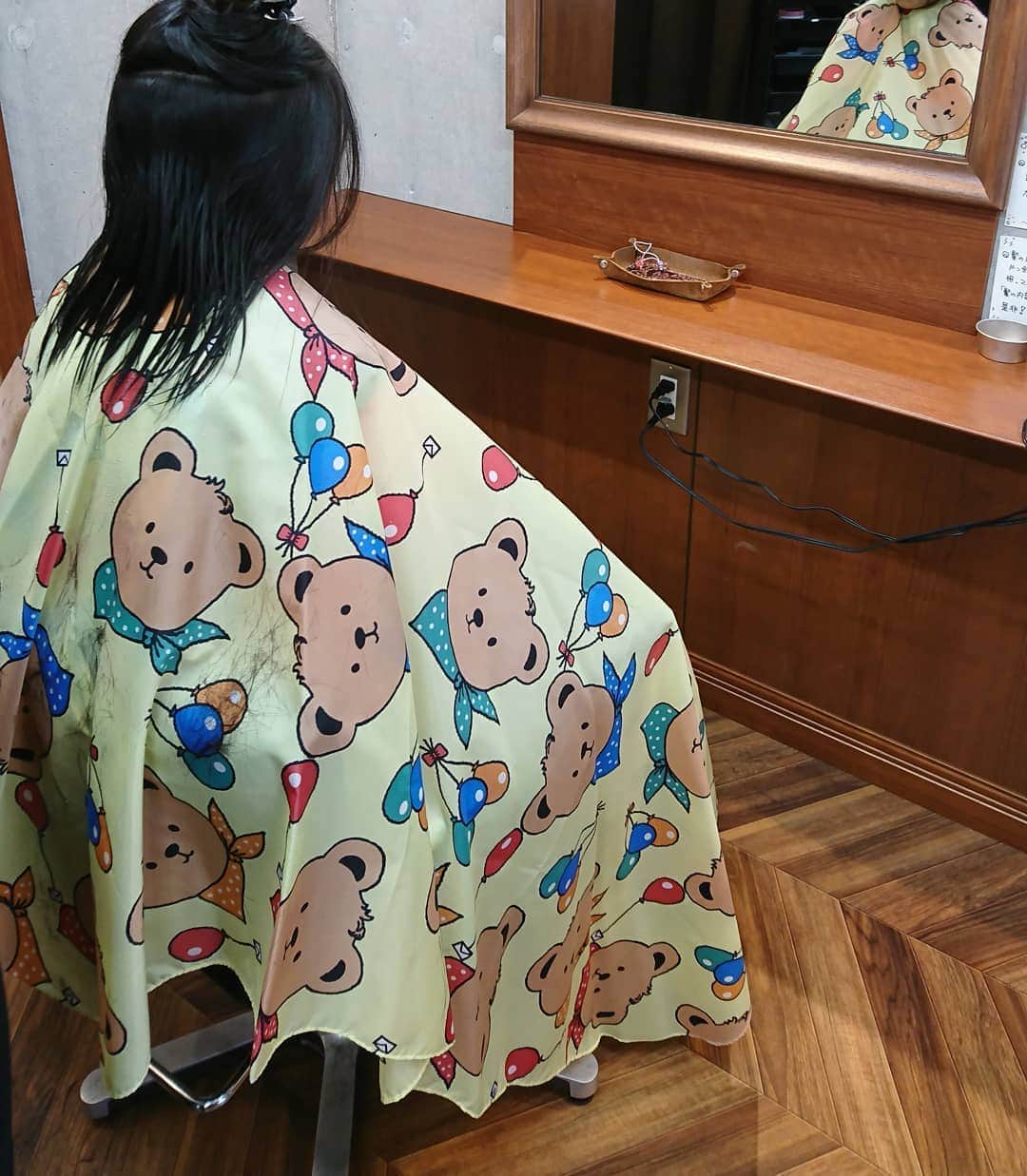 安田さちさんのインスタグラム写真 - (安田さちInstagram)「新年度に向けて髪を綺麗に✨  いつもは私が適当に切ってしまうので(笑)、美容院は久しぶりです✂️ お友達に新しい髪型を見せるのが楽しみだね😉  #9歳長女  #もうすぐ4年生 #新4年生 #ヘアーカット #1000円カット」3月16日 17時51分 - sachi.yasuda31