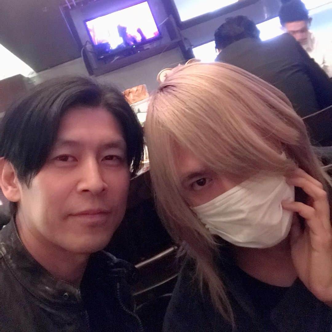 宮上元克のインスタグラム：「コロナ対策済みShinya 久々会いましたが元気そうでした #shinya #direngrey」