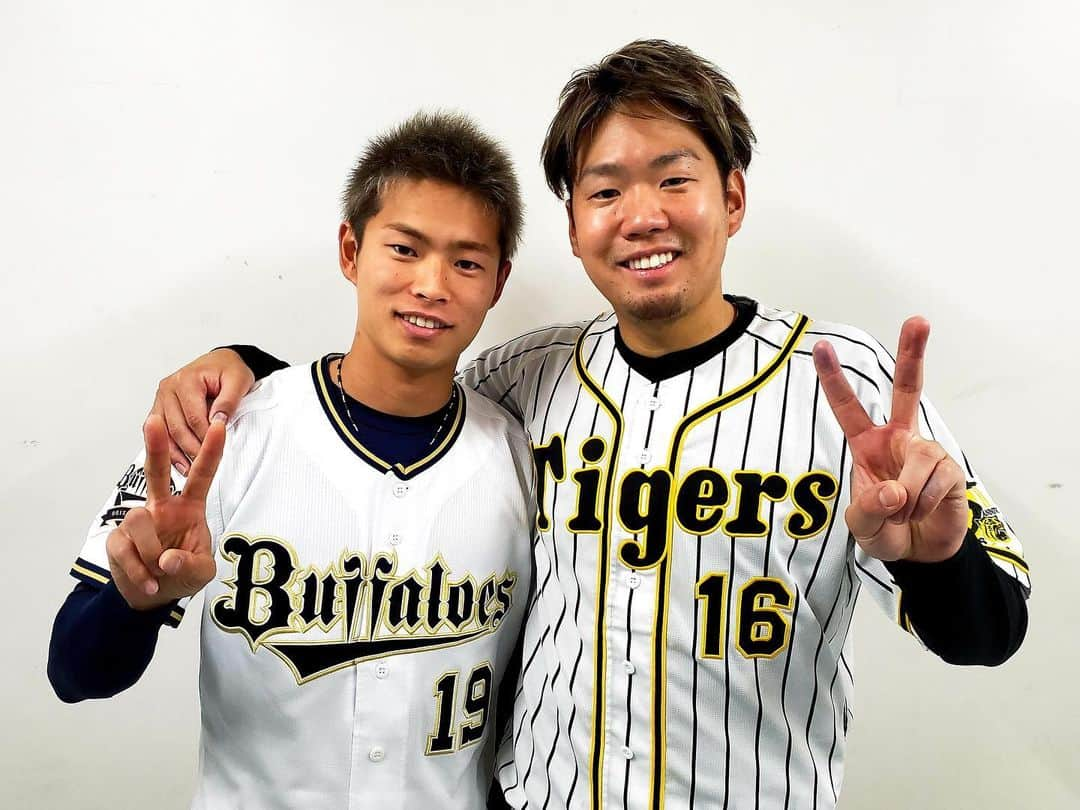 オリックス・バファローズさんのインスタグラム写真 - (オリックス・バファローズInstagram)「◇山岡泰輔 投手 「今年から『日本財団子どもサポートプロジェクト』に寄付をさせていただくことになりました。私自身もなにか社会に貢献できることはないかと思っていたところ、昨年のチャリティトークイベントの際に、西投手からこのような活動を行っている団体があるとお聞きしました。私も子ども達へのサポートになればと思い、微力ではございますが今回、西投手と寄付をさせていただくことを決めました。このような取り組みをさまざまな方々に知っていただけるように、またこのような活動をもっと広げていけるように、本業である野球も頑張っていきたいと思います。」 . #山岡泰輔 #西勇輝 投手 #阪神タイガース #日本財団子どもサポートプロジェクト #Bs2020 #buffaloes #baseball #ORIX #プロ野球」3月16日 18時28分 - orix_buffaloes