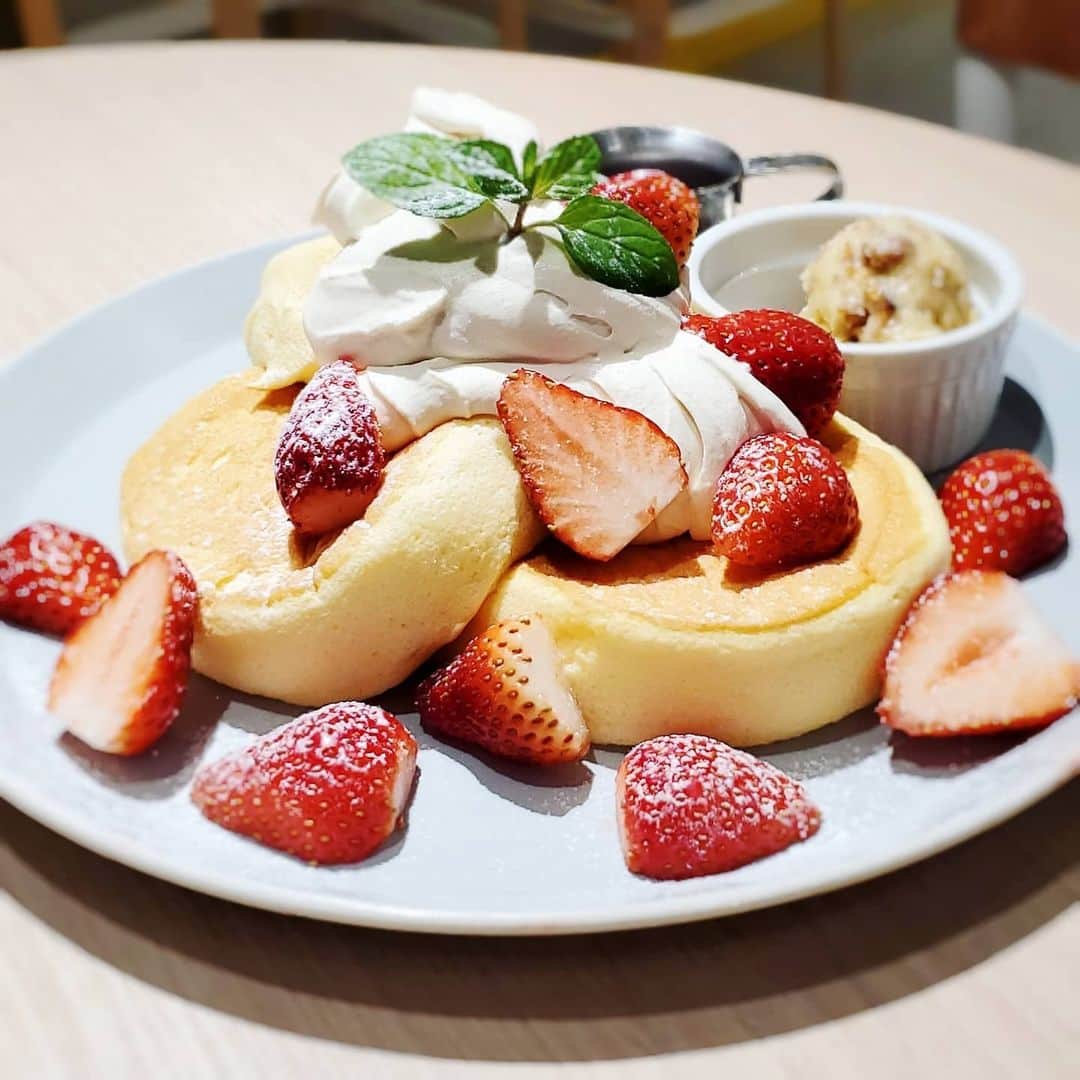 ミスター黒猫（黒猫仙人）のグルメインスタ