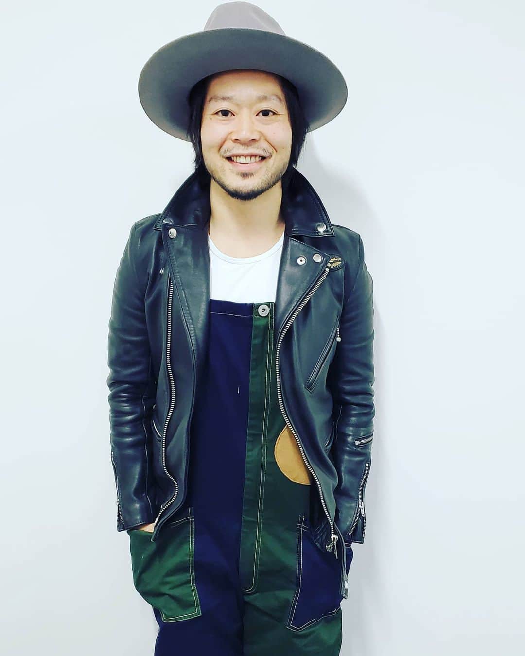 上中丈弥のインスタグラム：「｢音楽と人｣の取材でした。 23歳の頃からの僕を知るライターさんなので、毎回全てお見通しなのです（笑） ありがとうございましたした！！ #イナ戦 #イナズマ戦隊 #音楽と人」