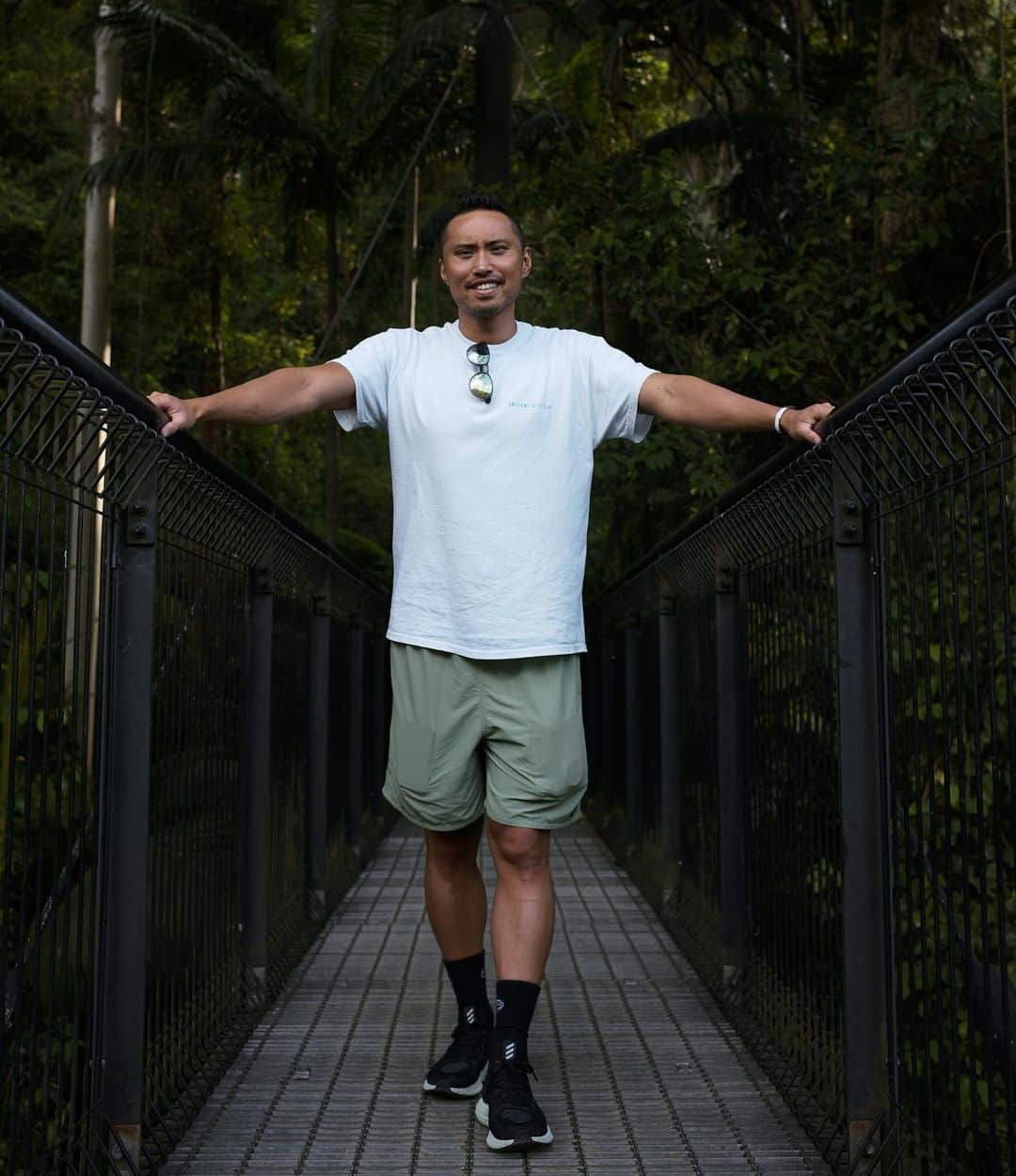 のインスタグラム：「オフの山歩きと土ボタルの洞窟と半ケツのコアラ🐨 #goldcoast#tamborinemountain#glowwormcaves#ゴールドコースト#土ボタル#半ケツ」