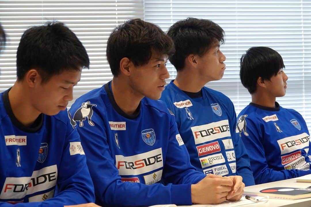 横浜FCさんのインスタグラム写真 - (横浜FCInstagram)「- 2020横浜FC選手教育プログラム。(YOUNG YOKOHAMA MEN'S CULTURE ACADEMY)  プロサッカー選手として、そして一社会人として必要な心構えやスキルを身につけ、横浜FCの選手としてファン・サポーターや子ども達に「夢」や「希望」を与えられる選手になれるよう、新人教育のプログラムを実施しています。 ※講義の前後で手洗い・消毒を徹底しております。 - #YOKOHAMAFC #横浜FC #RECORDTHEBLUE #教育プログラム」3月16日 20時12分 - yokohamafc_official