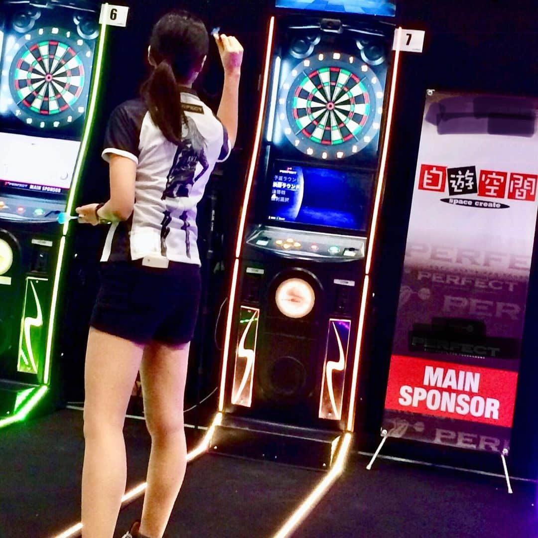 田渕亜季さんのインスタグラム写真 - (田渕亜季Instagram)「、 Japanese darts player Aki Tabuchi 🎯 I will upload my image at random！ . .  #ユニフォーム #target  #axf #ダーツ #darts #田渕亜季  #ユニフォーム女子 #プロダーツ  #AkiTabuchi #targetdarts #teamtarget #ダーツプロ #アクセフベルガード」3月16日 20時24分 - akitabuchi.official