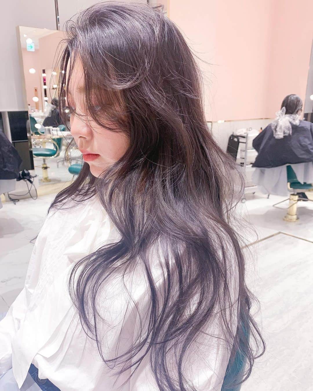 原涼香のインスタグラム：「@han_ye_seul_  様みたいな🖤 スーパーロングのお客様に映えます✔︎✨ ㅤㅤㅤㅤㅤㅤㅤㅤㅤㅤㅤㅤㅤ」